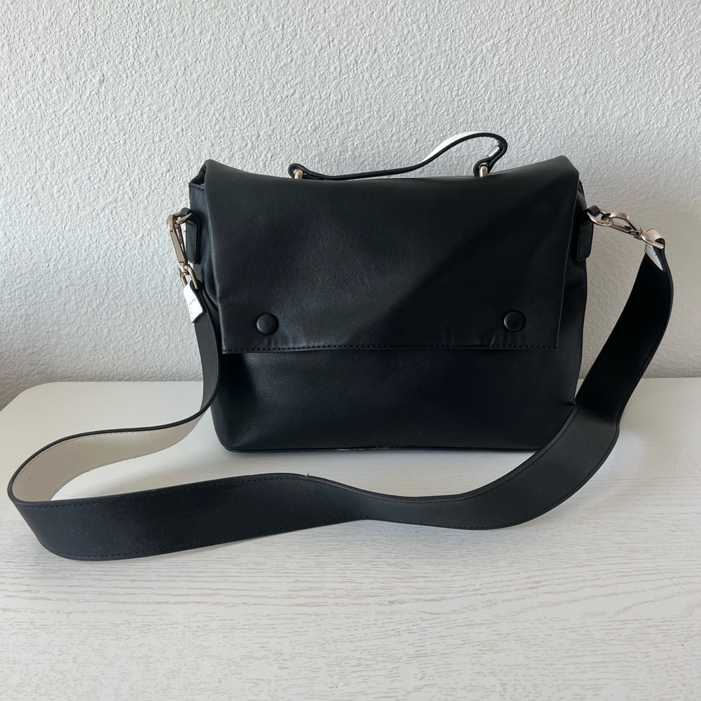 Elegant Black Leather Handbag